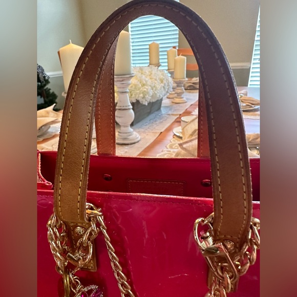 Luis Vuitton (posh auth.) Vernis leather HOT PINK mini tote bag! PRISTINE! - Picture 13 of 16